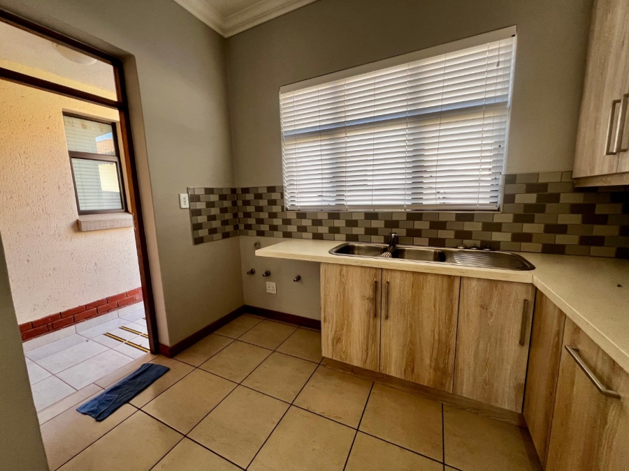 2 Bedroom Property for Sale in Xanadu North West